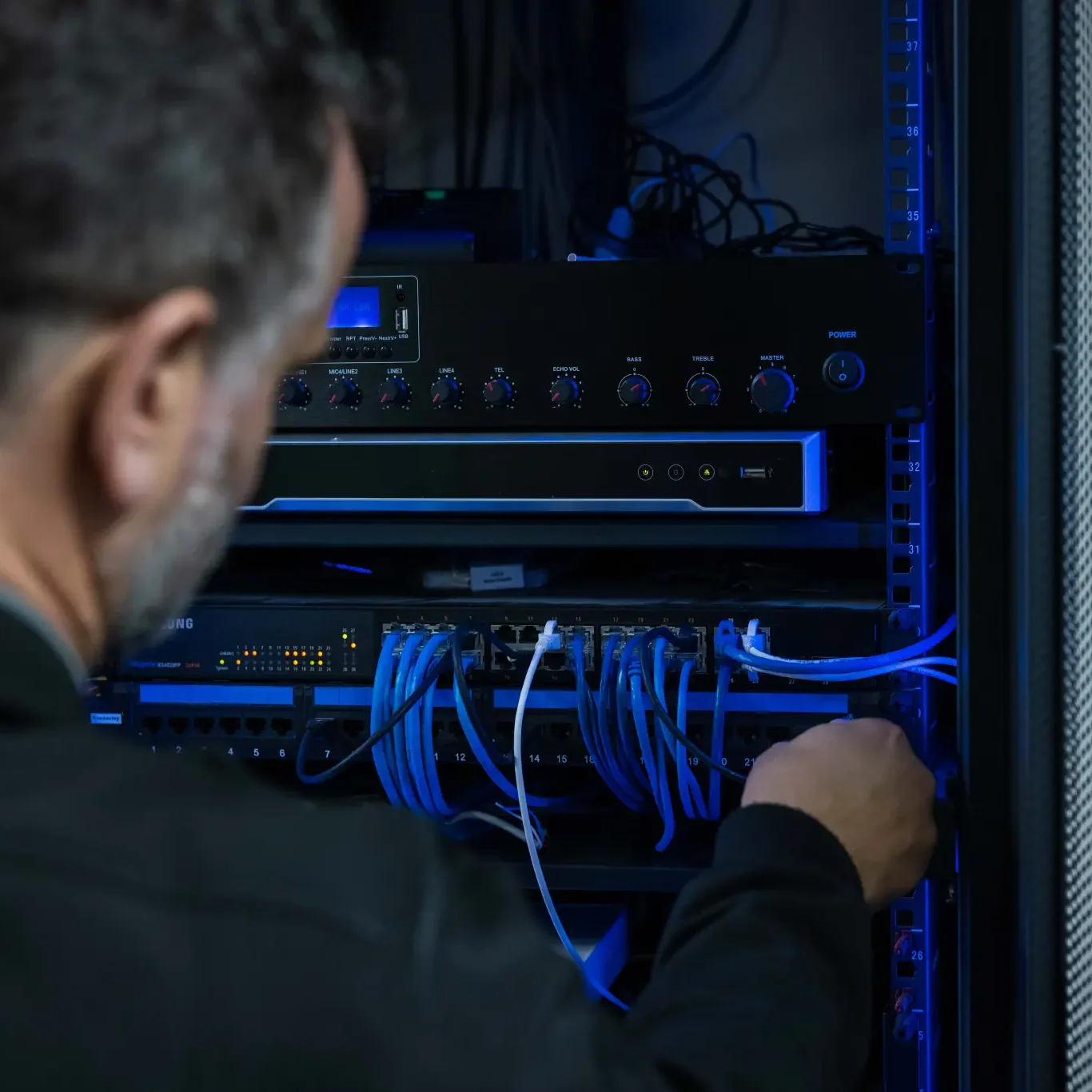 it help for businesses in launceston square